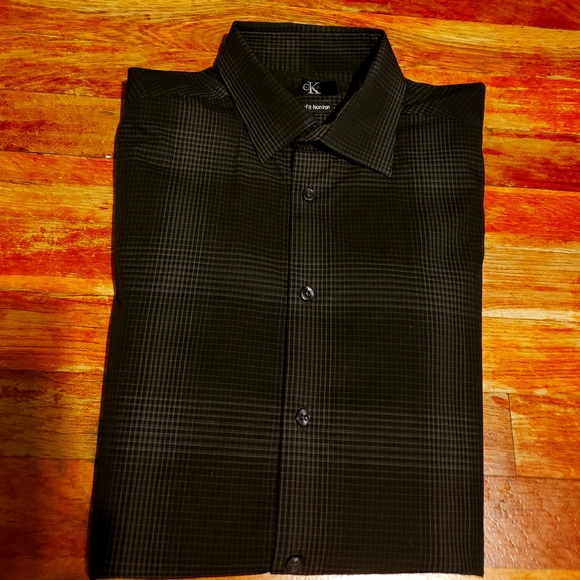 CALVIN KLEIN: Dress Shirt. Size- 15.5, 32/33 - Picture 10 of 10